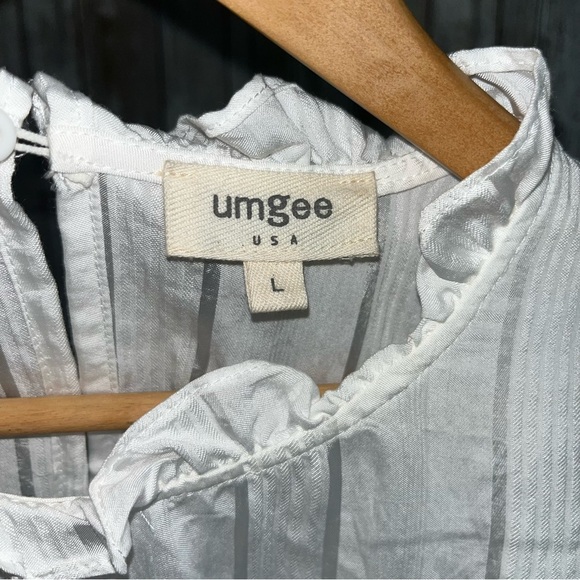 Umgee White Daisy Ruffled Mock Neck Blouse - Picture 6 of 6